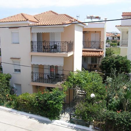 Efi Apartments Myrina Esterno foto