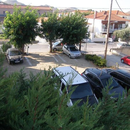 Efi Apartments Myrina Esterno foto