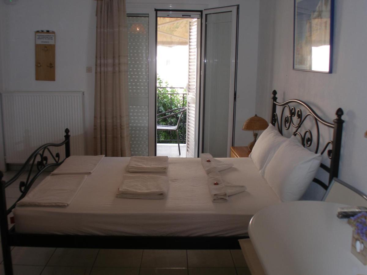 Efi Apartments Myrina Esterno foto