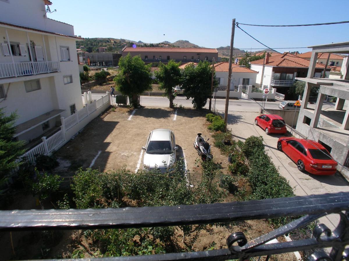 Efi Apartments Myrina Esterno foto